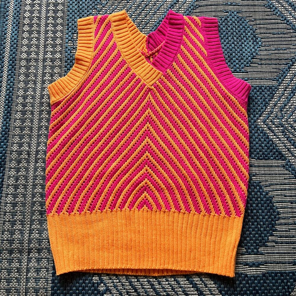 Indie sleaze dopamine dressing pink and orange colorblock sweater vest